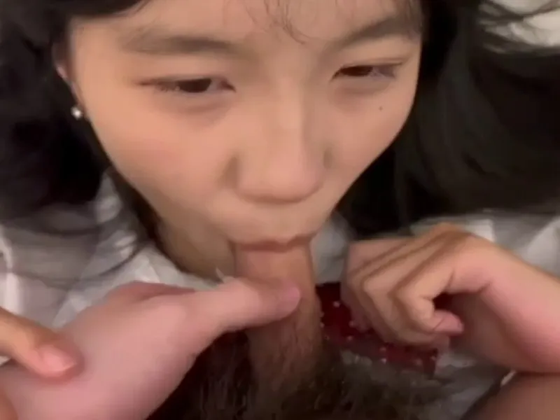 Em loli dễ thương mút củ khoải biến em thành con đào dam dang p2
